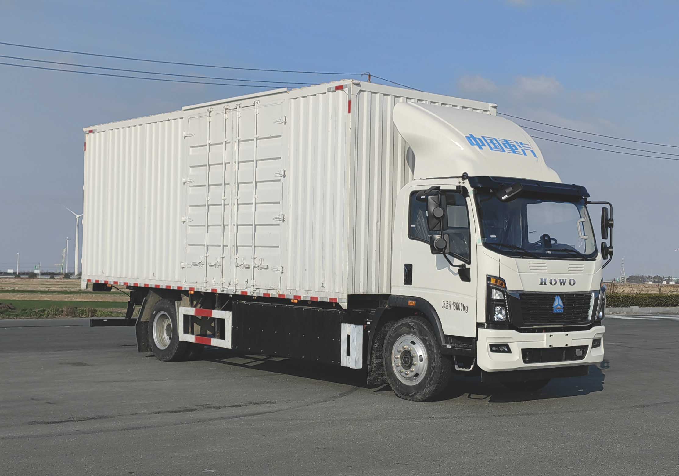 ZZ5187XXYK5215Z1BEV3A 豪沃牌纯电动厢式货车图片