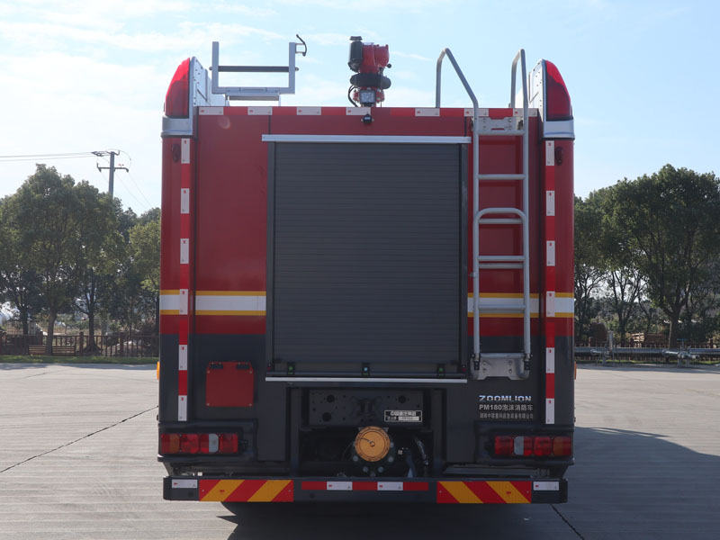 中联牌ZLF5384GXFPM180泡沫消防车公告图片