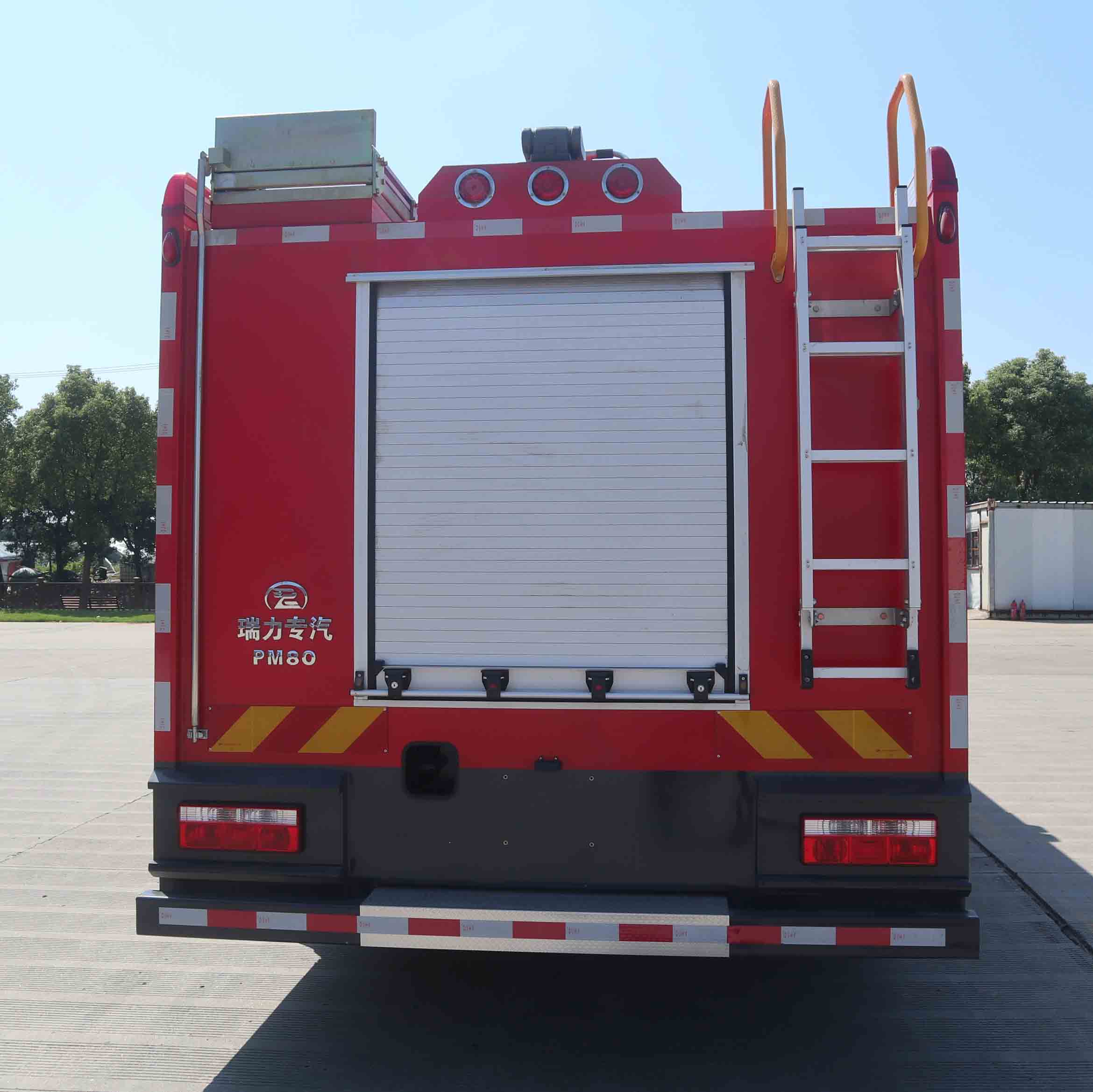 瑞力星牌RLQ5170GXFPM80/E6泡沫消防车公告图片