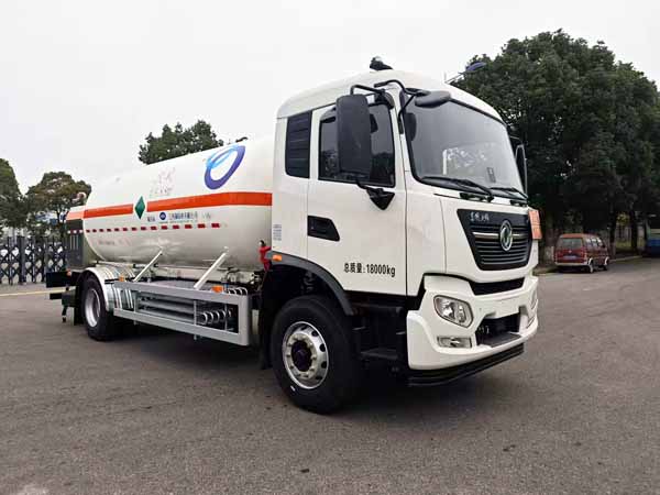 五峰牌JXY5181GAT1AT型危险货物运输车