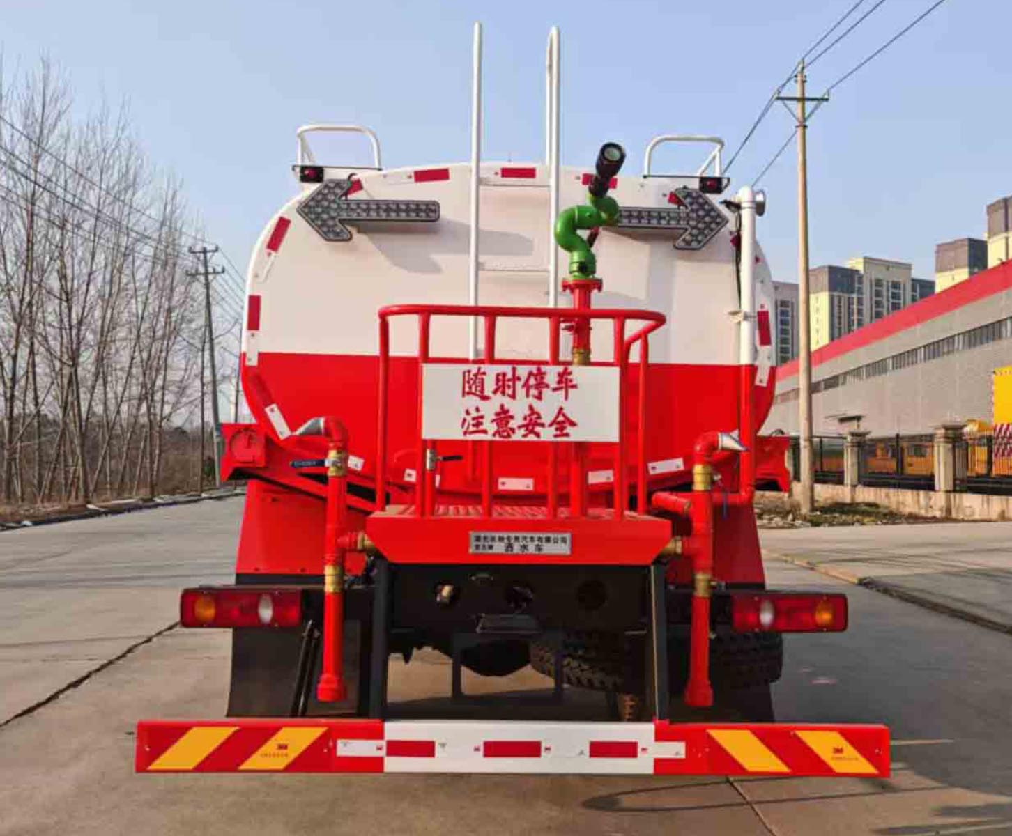 洒水车图片