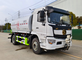 洒水车
