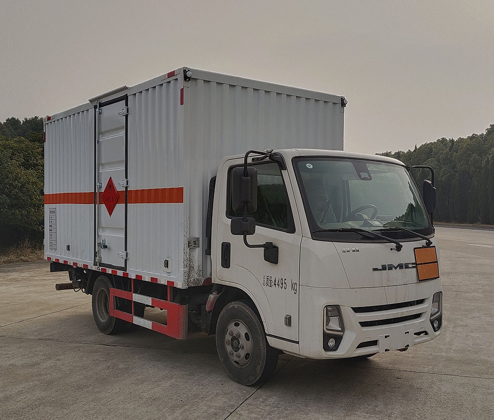 元爽牌SFZ5047XCTJX6RQCT型危险货物运输车