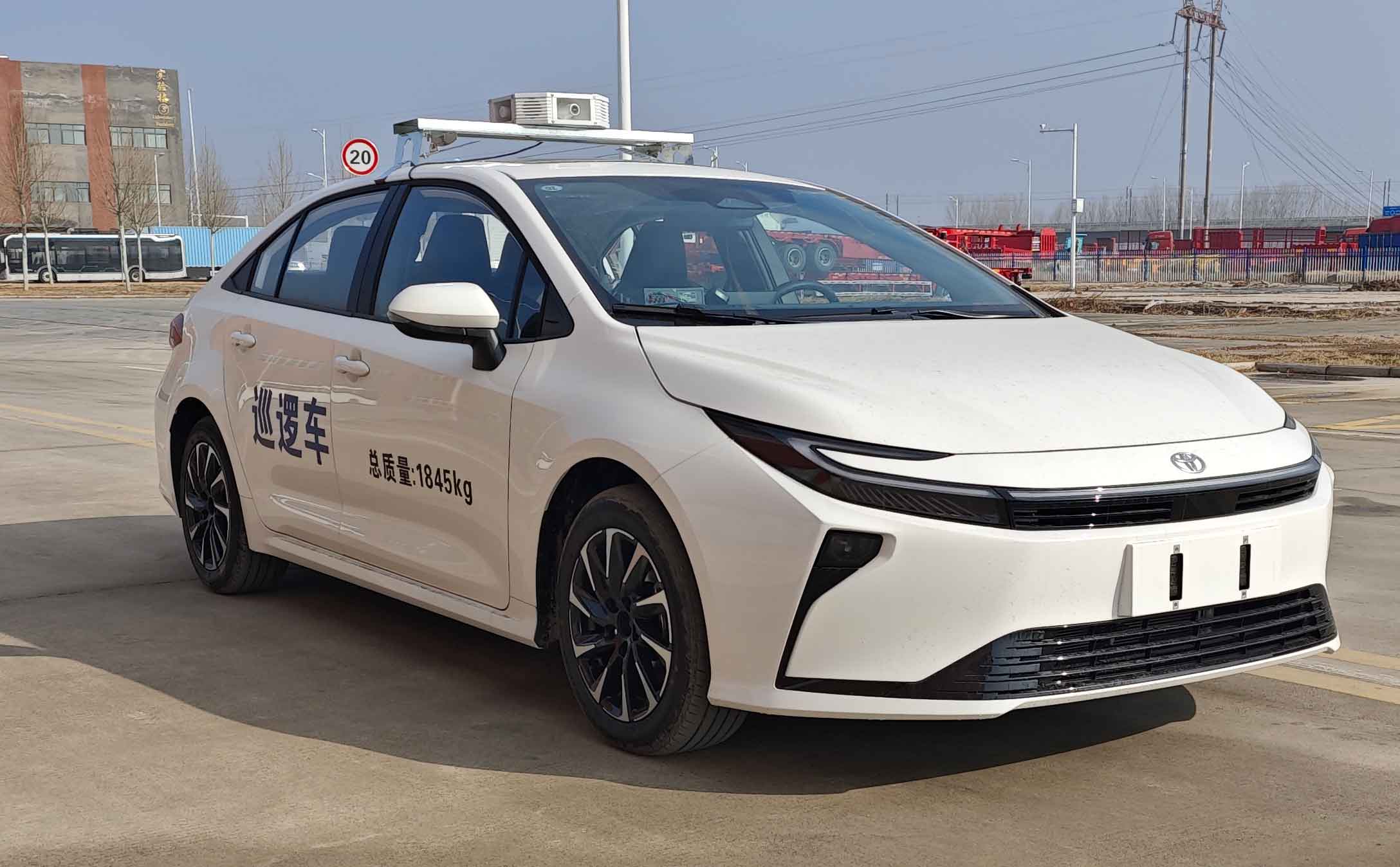 WWS5021XXUHEV型混合动力巡逻车图片