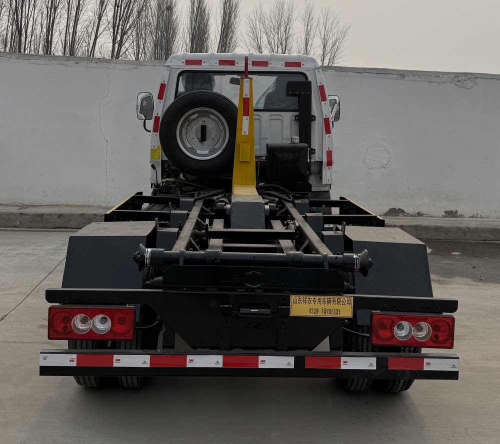 祥农达牌SGW5043ZXXBJ6车厢可卸式垃圾车公告图片