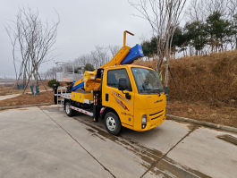 高空作业车