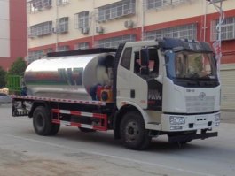 沥青洒布车