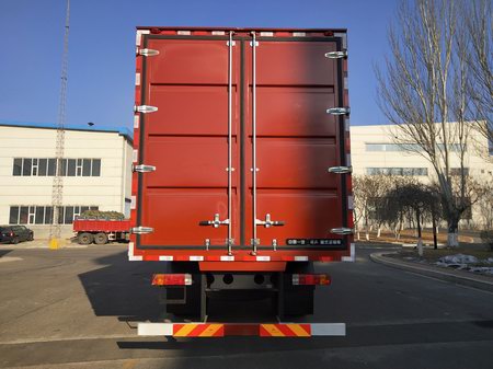 解放牌CA5250XXYP62K1L5T3E6廂式運(yùn)輸車公告圖片