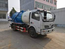吸污车