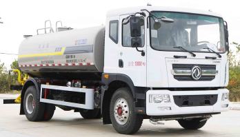东风股份多利卡D9 KLF5180GSSE6洒水车