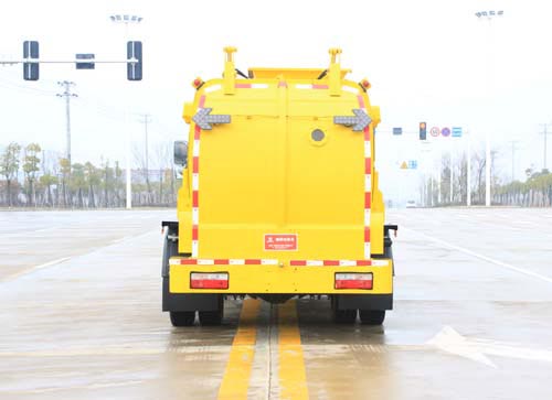 东风股份多利卡D7 KLF5120TCAE6餐厨垃圾车公告图片