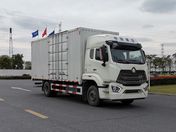 豪沃牌ZZ5187XXYK511JF1厢式运输车图片