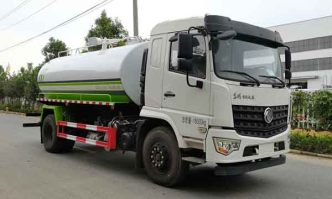 吸粪车