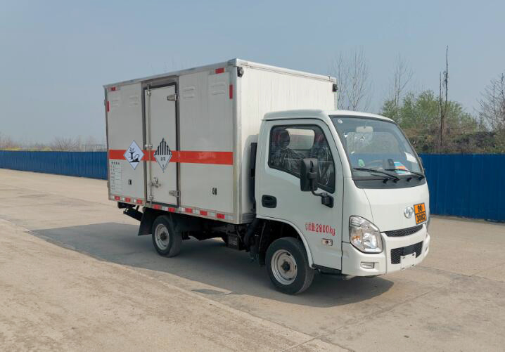 顺风智造牌SFZ5030XZWS6杂项危险物品厢式运输车图片