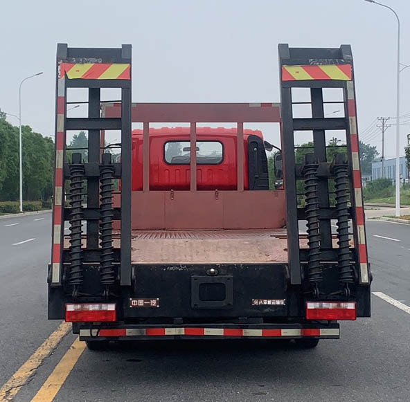 解放牌CA5110TPBP40K59L3E6A85平板運(yùn)輸車公告圖片