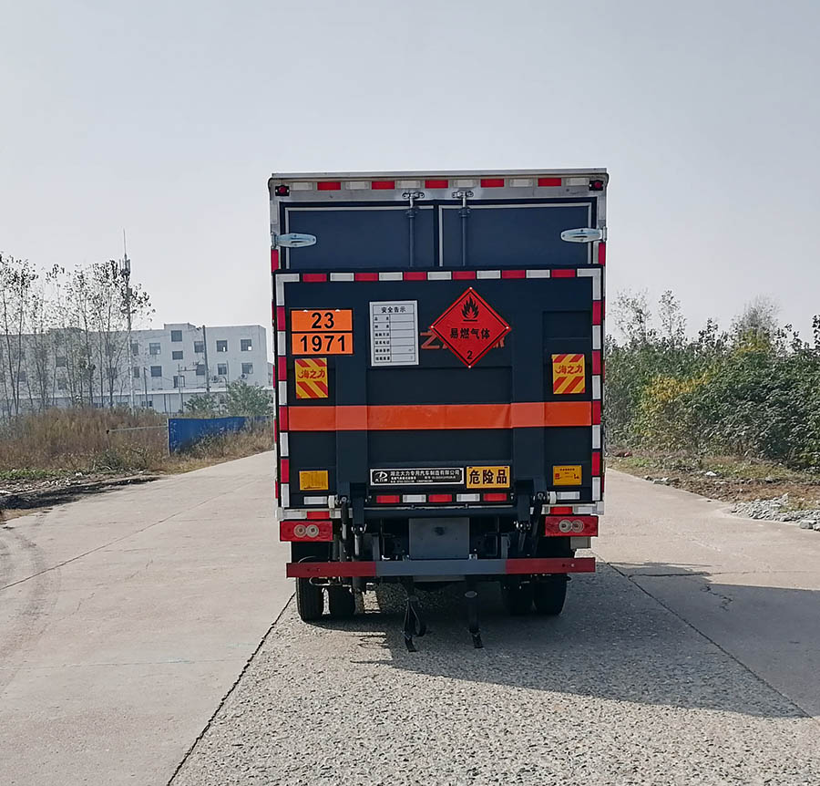 大力牌DLQ5043XRQBJ6易燃气体厢式运输车公告图片