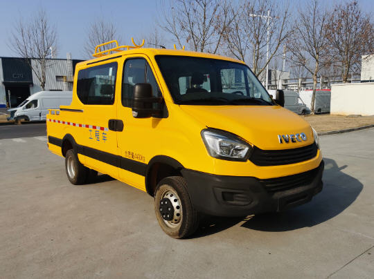 NJ5046XGCF5E-1 依维柯牌工程车图片