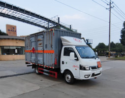 DLQ5045XRYEQ6易燃液体厢式运输车图片