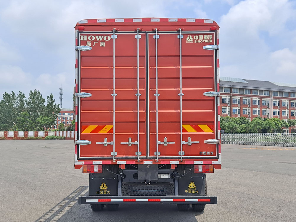 豪沃牌ZZ5147CCYH4215F1B倉柵式運輸車公告圖片