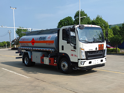 新東日牌YZR5127GJYZ6加油車公告圖片