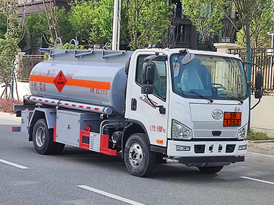 新東日牌YZR5090GJYC6加油車公告圖片