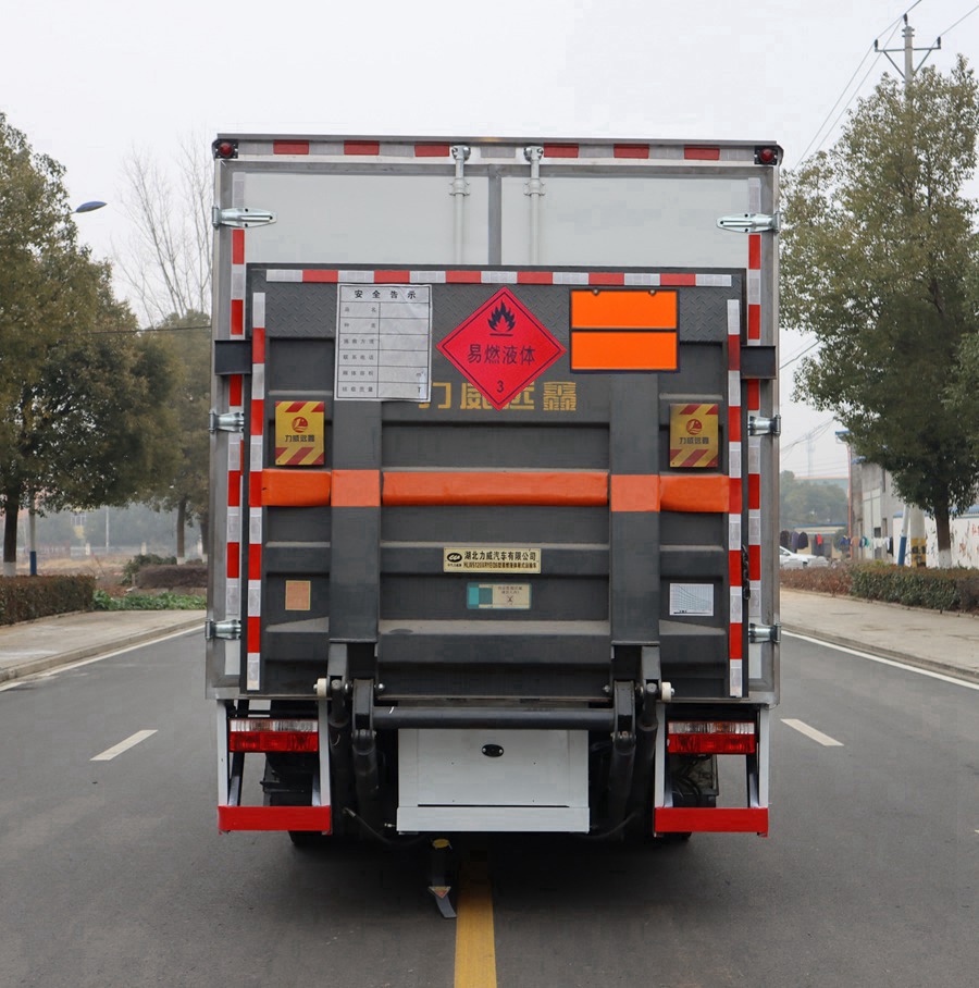 中汽力威牌HLW5120XRYEQ6易燃液體廂式運輸車公告圖片