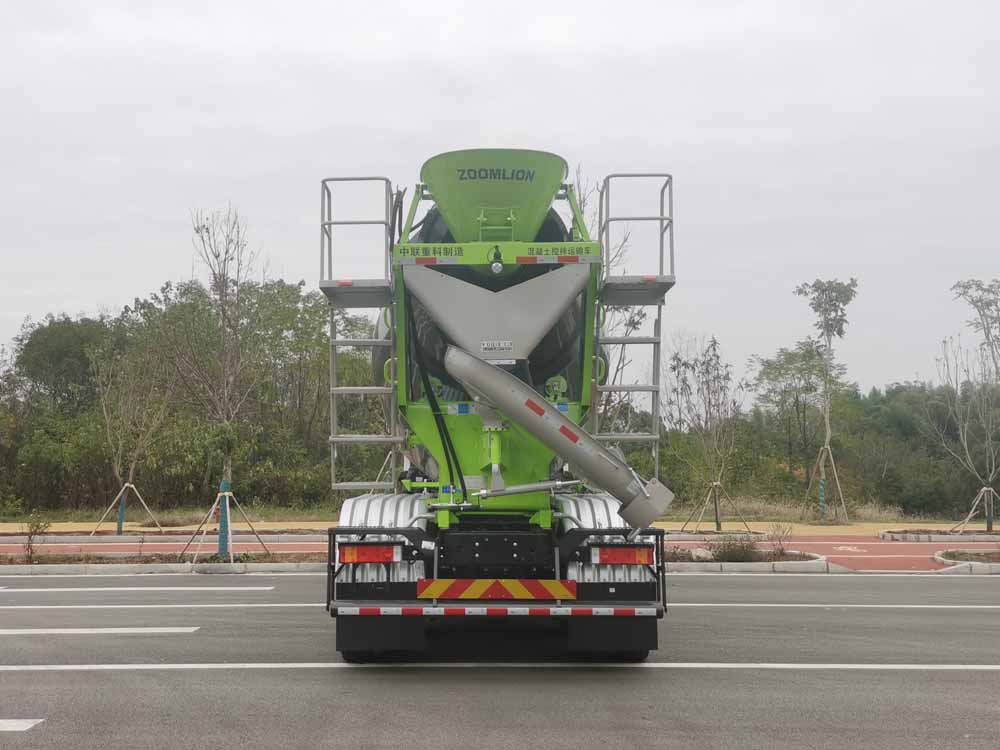 中聯(lián)牌ZLJ5318GJBE85F混凝土攪拌運輸車公告圖片