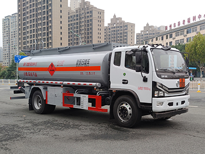 新東日牌YZR5180GJYE6A加油車公告圖片