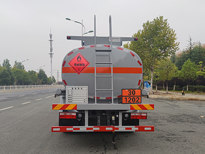 新東日牌YZR5180GJYE6A加油車公告圖片