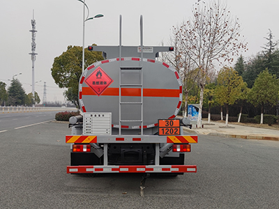 新東日牌YZR5187GJYZ6加油車公告圖片