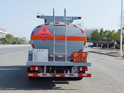 新東日牌YZR5128GYYZ6運(yùn)油車公告圖片