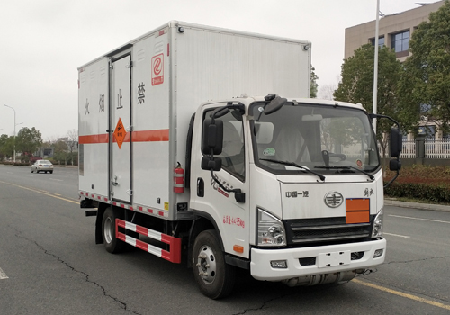 專力牌ZLC5040XQYC6爆破器材運(yùn)輸車公告圖片