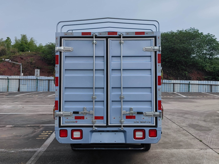 福田牌BJ5030CCY6AV6-73倉柵式運(yùn)輸車公告圖片