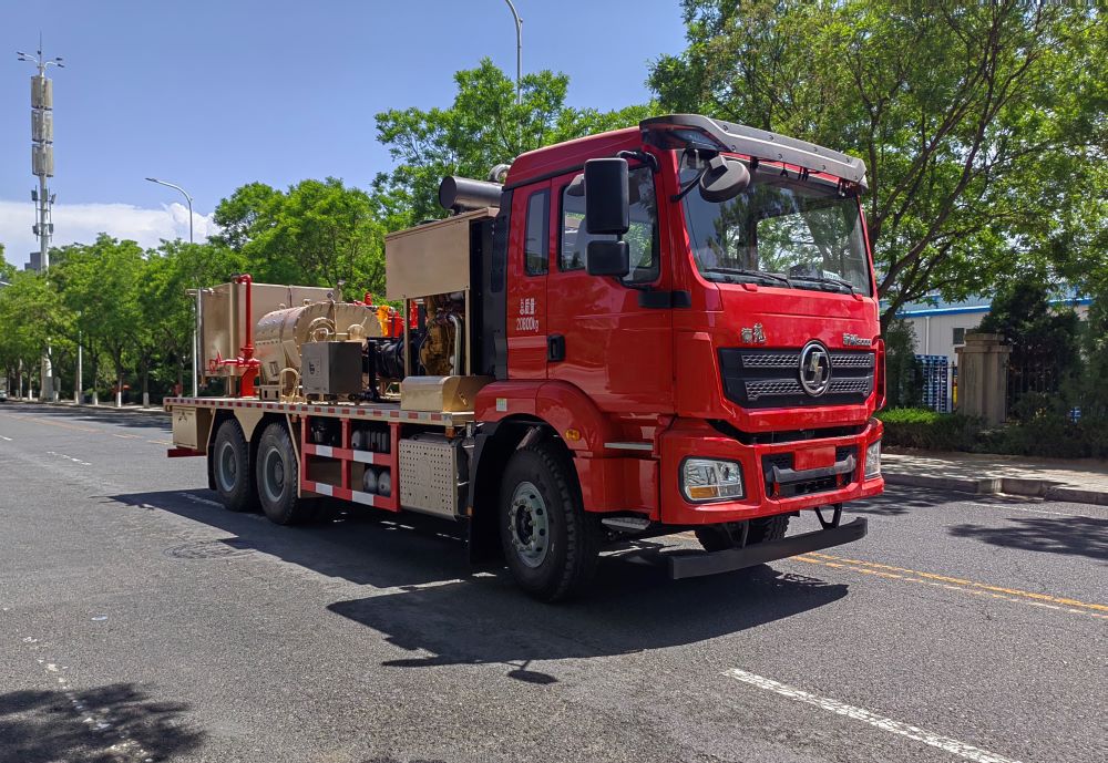 蘭礦牌LK5216TYL70壓裂車公告圖片