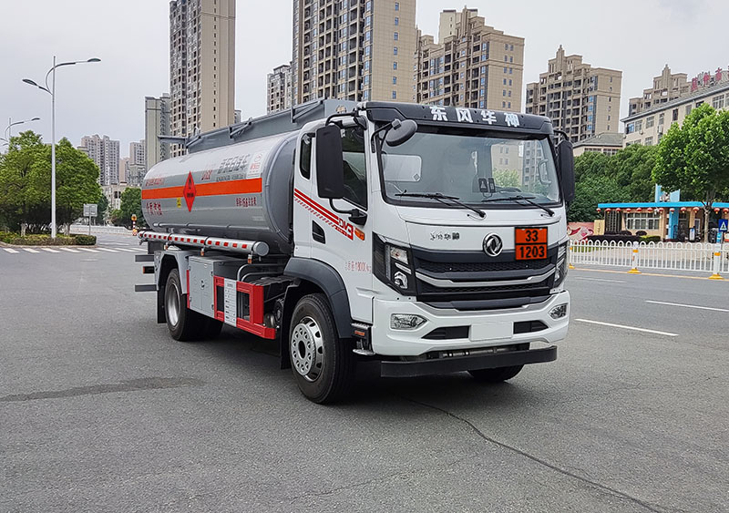 新東日牌YZR5183GYYE6Q運油車公告圖片