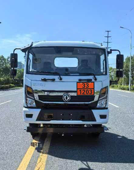 新東日牌YZR5127GJYE6Q加油車公告圖片