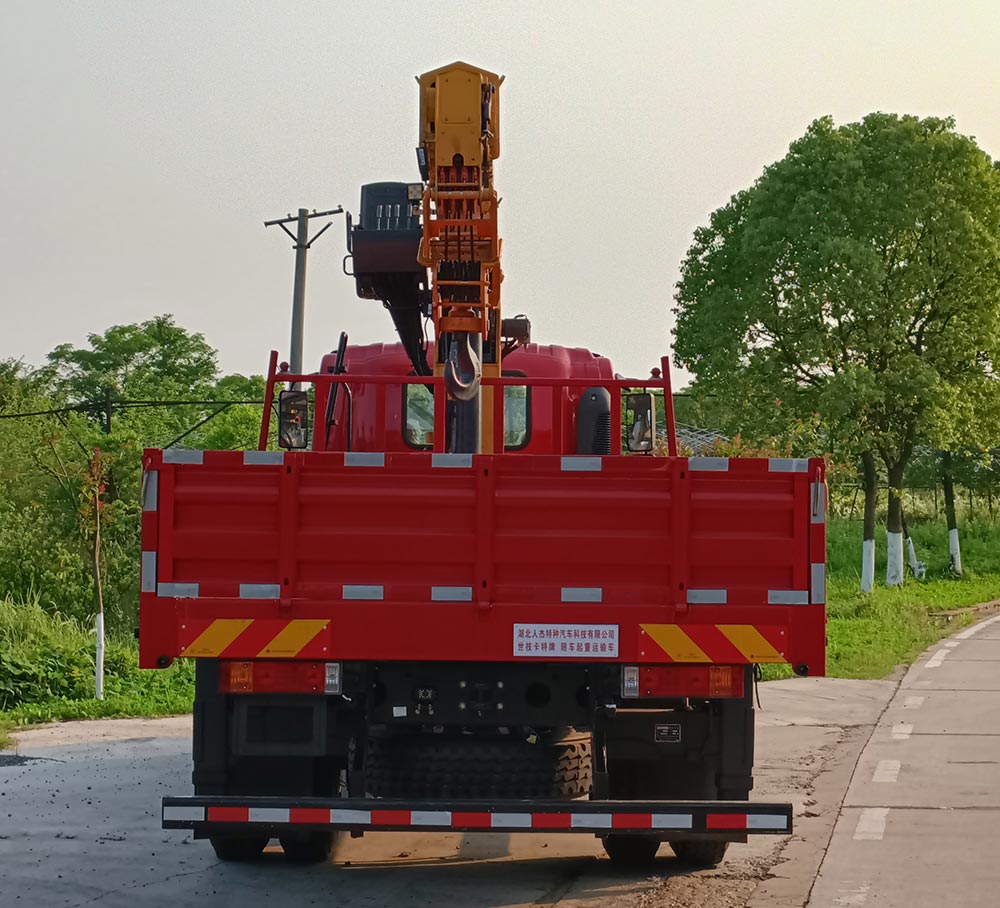 猛卡士特牌XCL5189JSQ6L隨車起重運輸車公告圖片