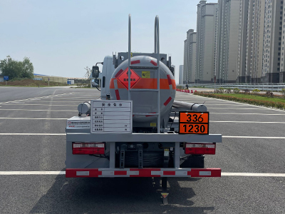 新東日牌YZR5045GRYE6易燃液體罐式運輸車公告圖片