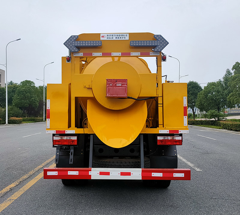 榮駿達(dá)牌HHX5120TYHE6路面養(yǎng)護(hù)車公告圖片