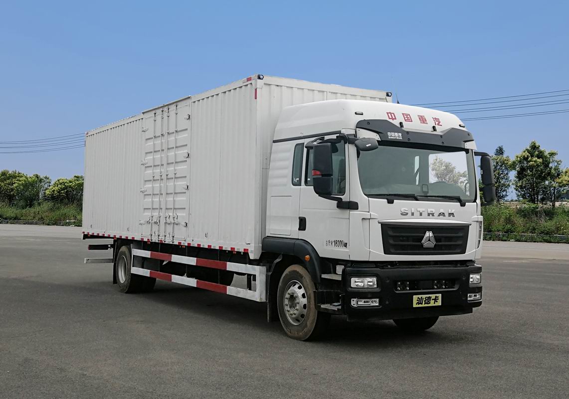 汕德卡牌ZZ5186XXYN501GF1廂式運(yùn)輸車公告圖片