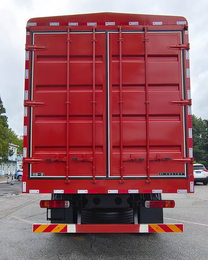 解放牌CA5311CCQP25K15L7T4E6A80畜禽運輸車公告圖片