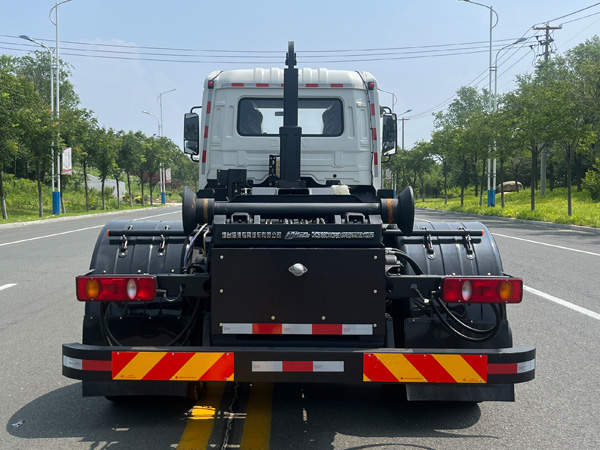 海德牌CHD5186ZXXDFBEV純電動(dòng)車(chē)廂可卸式垃圾車(chē)公告圖片