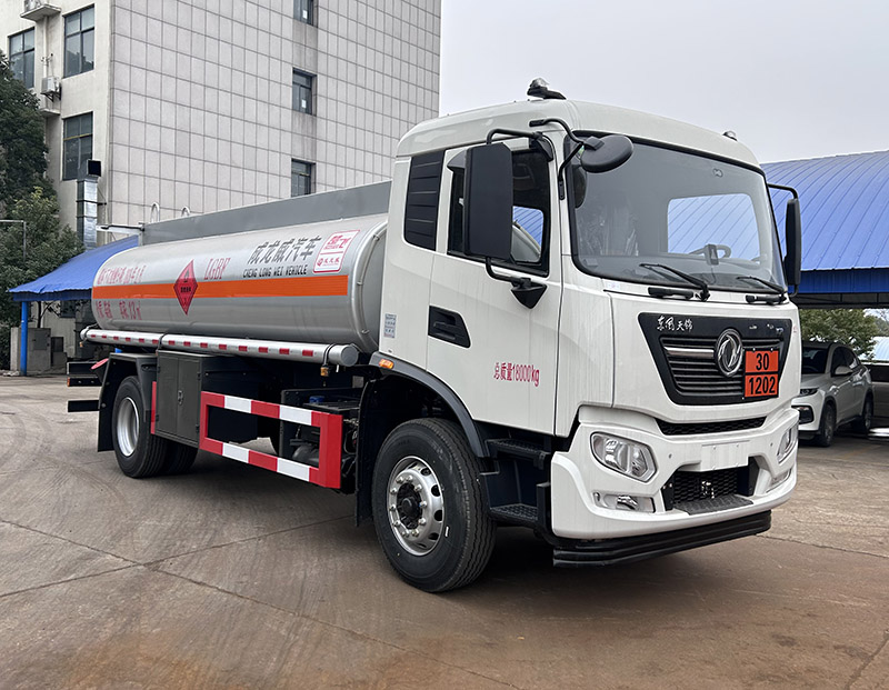 楚飛牌CLQ5182GJY6DC加油車公告圖片