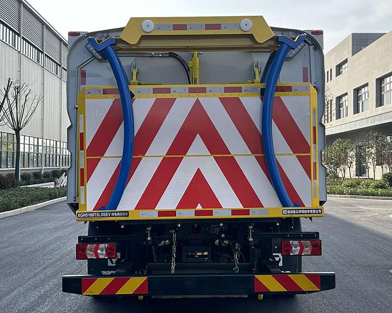 徐工牌XGH5180TSLXBEV純電動(dòng)掃路車公告圖片