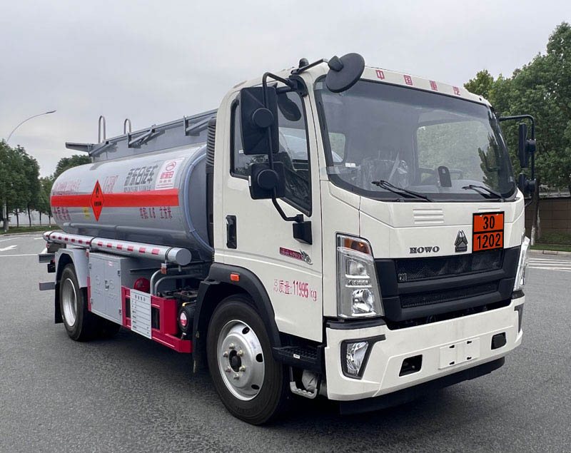新東日牌YZR5127GJYZC6加油車公告圖片
