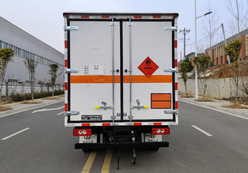 匯力威牌VVV5040XRYBJ6易燃液體廂式運(yùn)輸車公告圖片