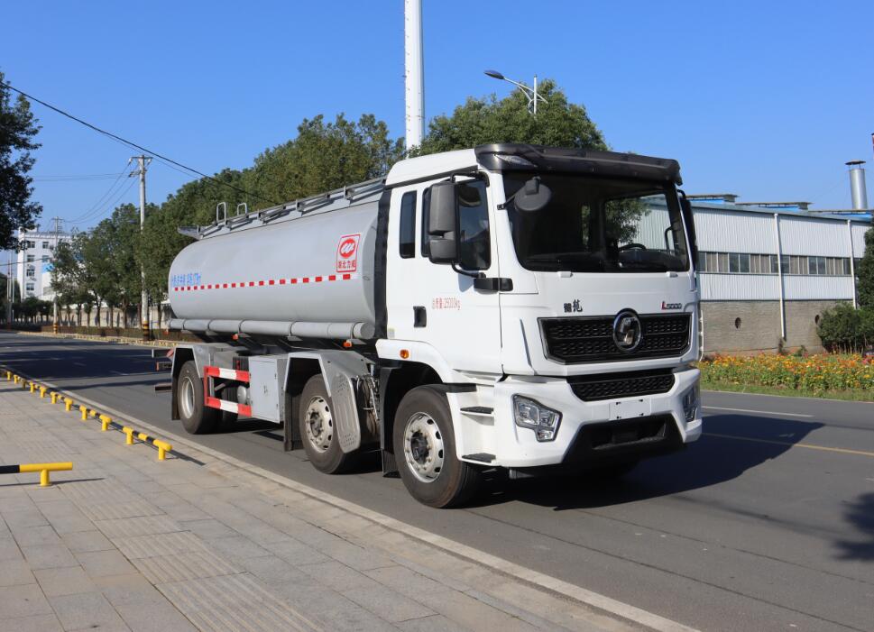 中汽力威牌HLW5251TGYSX6供液車(chē)公告圖片