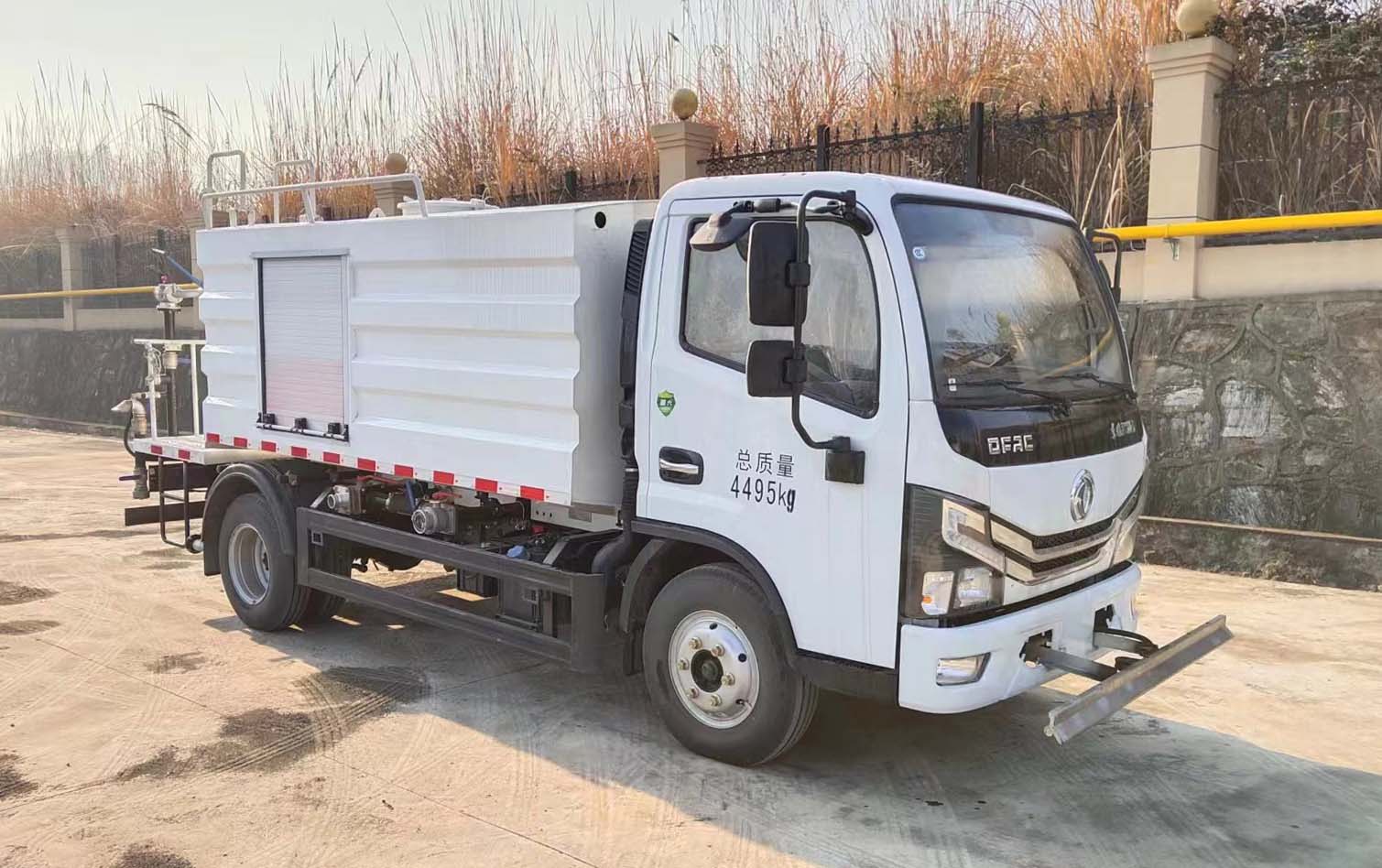 東風(fēng)牌EQ5040TYHSEQ6路面養(yǎng)護車公告圖片