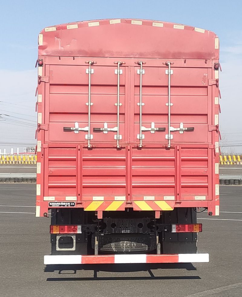 東風(fēng)牌DFH5320CCYC2倉柵式運(yùn)輸車公告圖片