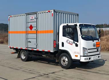 襄鑫鼎牌XDV5046XRQCA6易燃?xì)怏w廂式運(yùn)輸車(chē)公告圖片